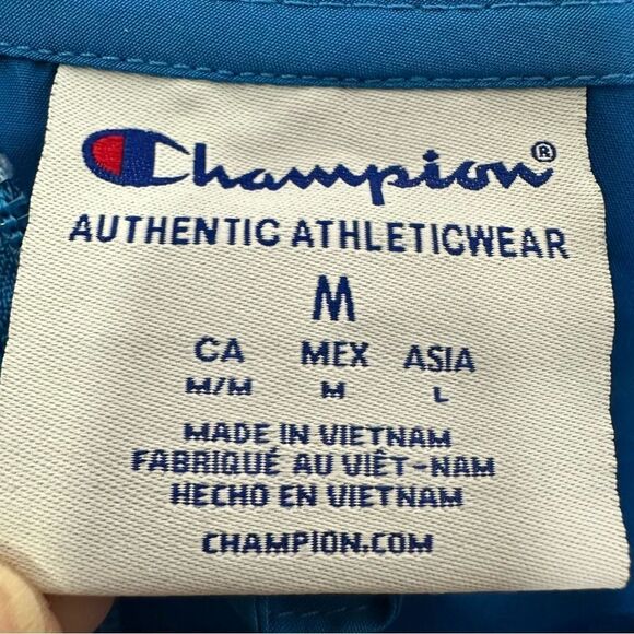 Champion men’s medium windbreaker - Picture 3 of 4
